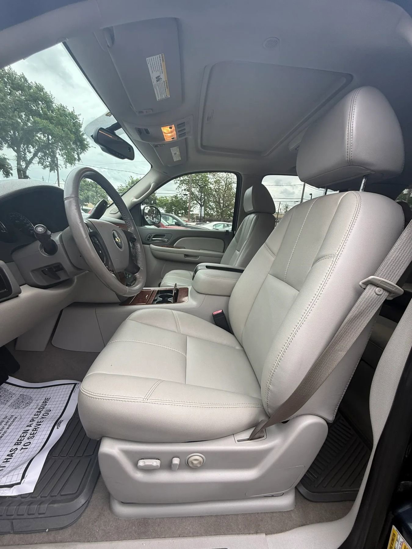 Used 2007 Chevrolet Suburban LTZ w/ LTZ Preferred Equipment Group RWD image 15