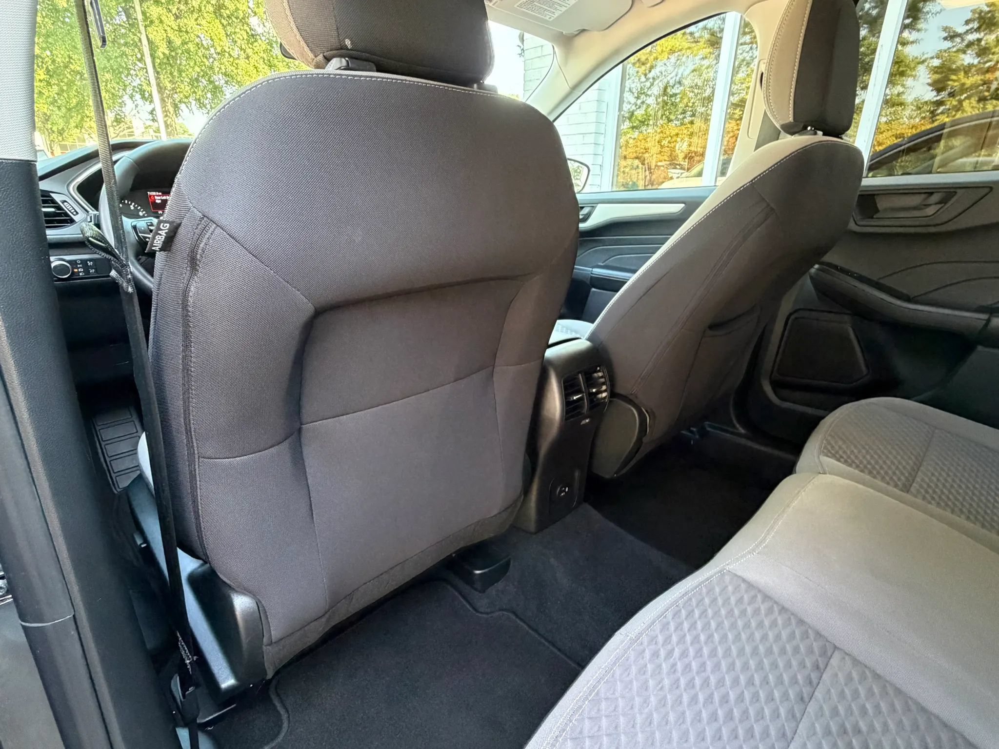 Used 2022 Ford Escape SE w/ Cold Weather Package FWD image 21