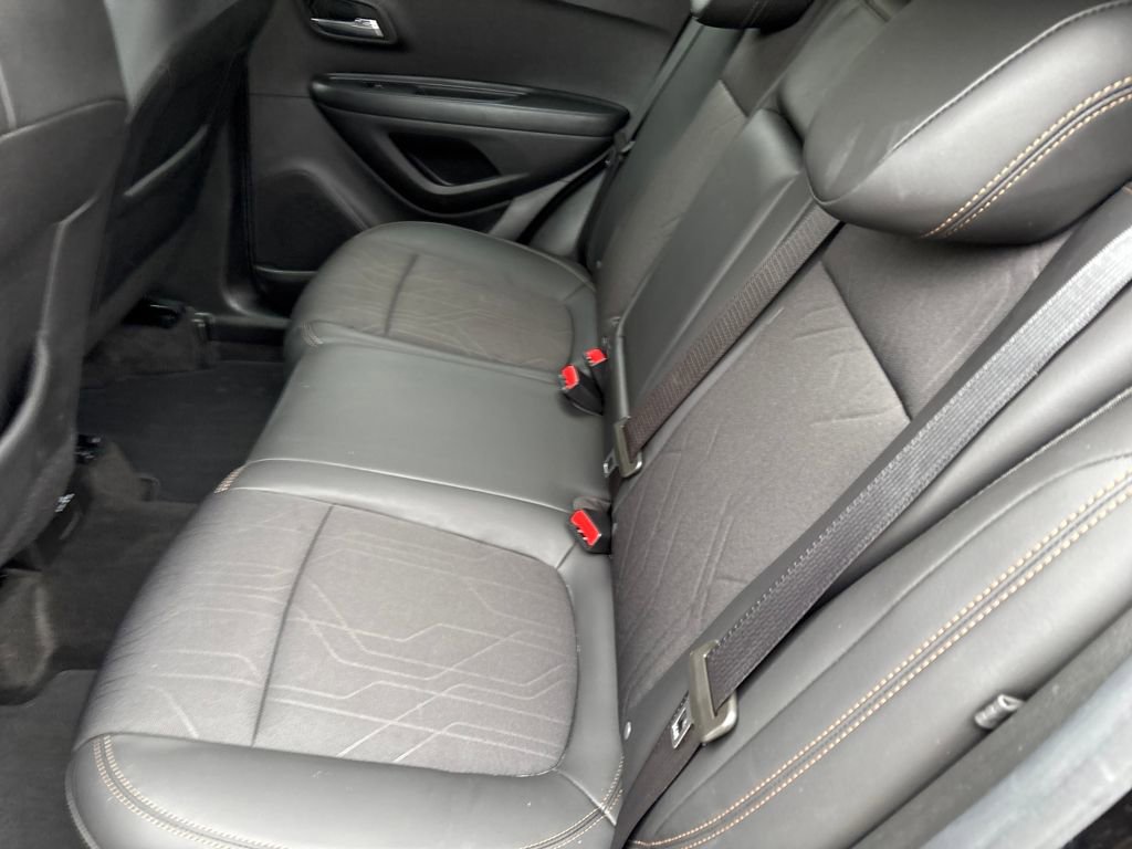 Certified 2022 Chevrolet Trax LT w/ LT Convenience Package image 11