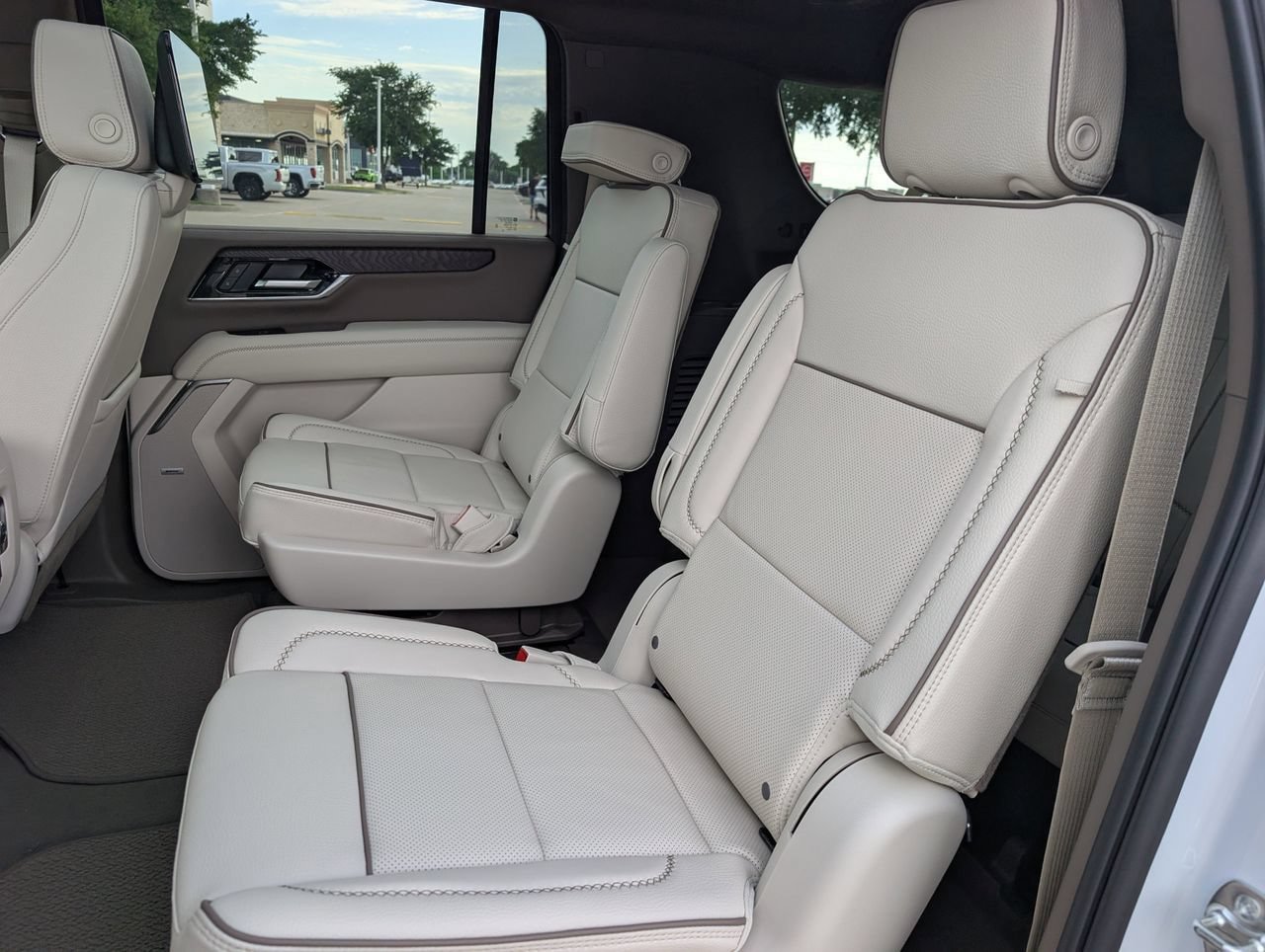 New 2026 GMC Yukon XL Denali w/ Denali Reserve Package AWD/4WD image 21