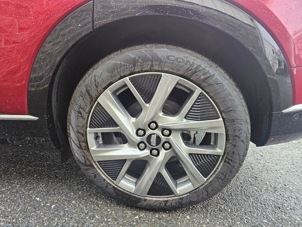 New 2026 Cadillac Optiq Luxury 1 image 9