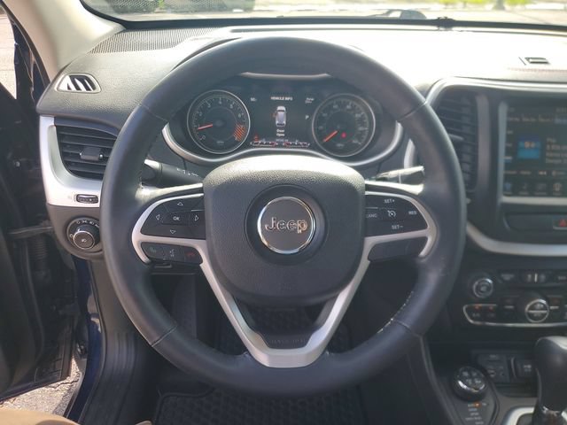 Used 2015 Jeep Cherokee Trailhawk w/ Comfort/Convenience Group AWD/4WD image 21