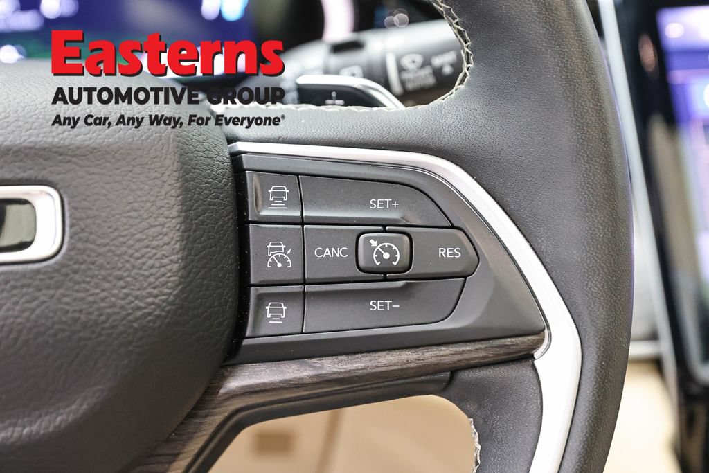 Used 2023 Jeep Grand Cherokee 4WD 4xe w/ Luxury Tech Group II image 18