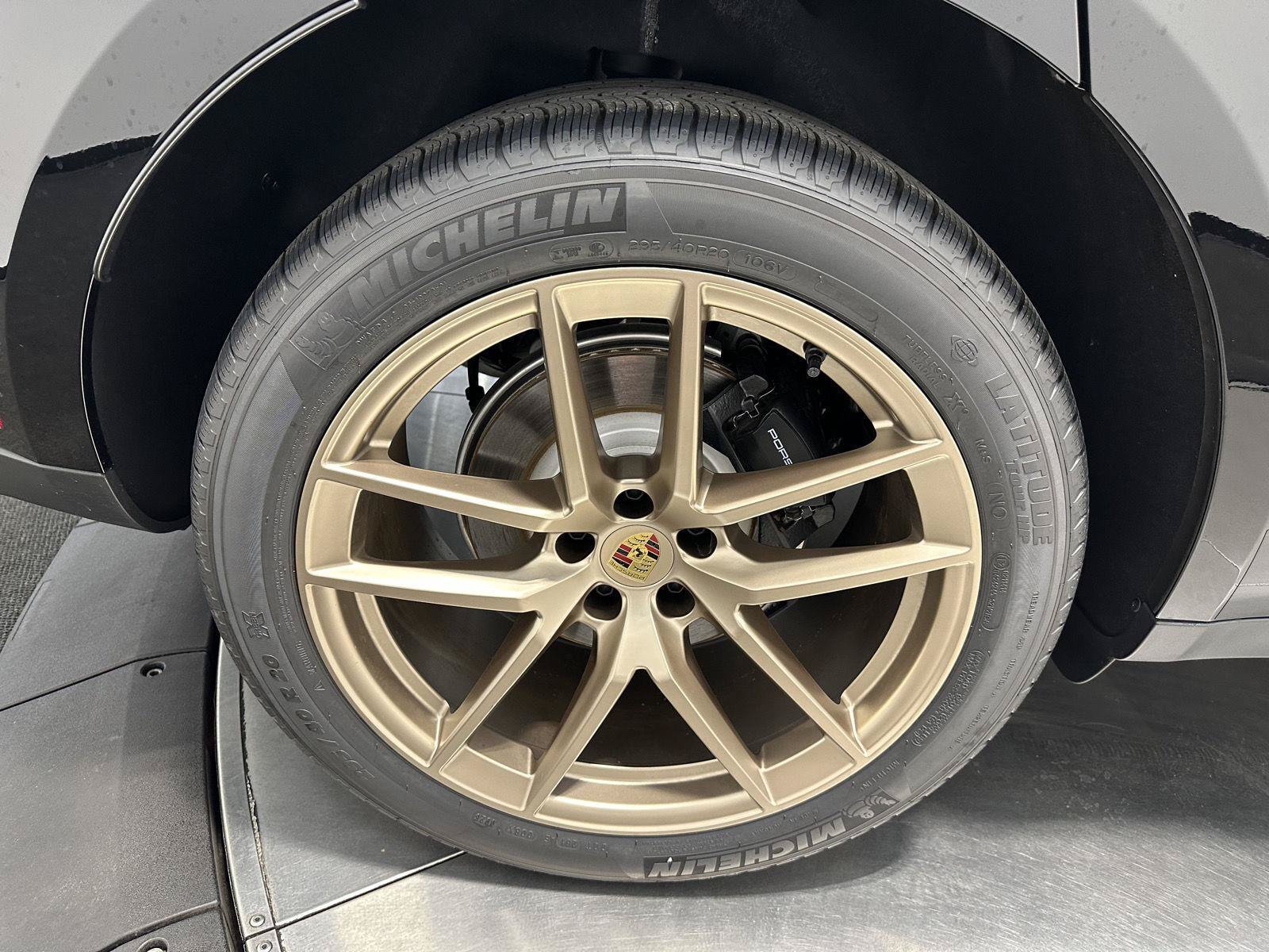 New 2026 Porsche Macan AWD/4WD image 7