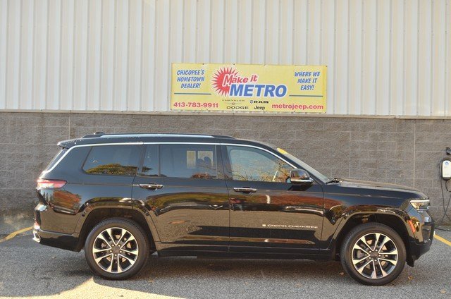 Used 2023 Jeep Grand Cherokee L Overland image 1