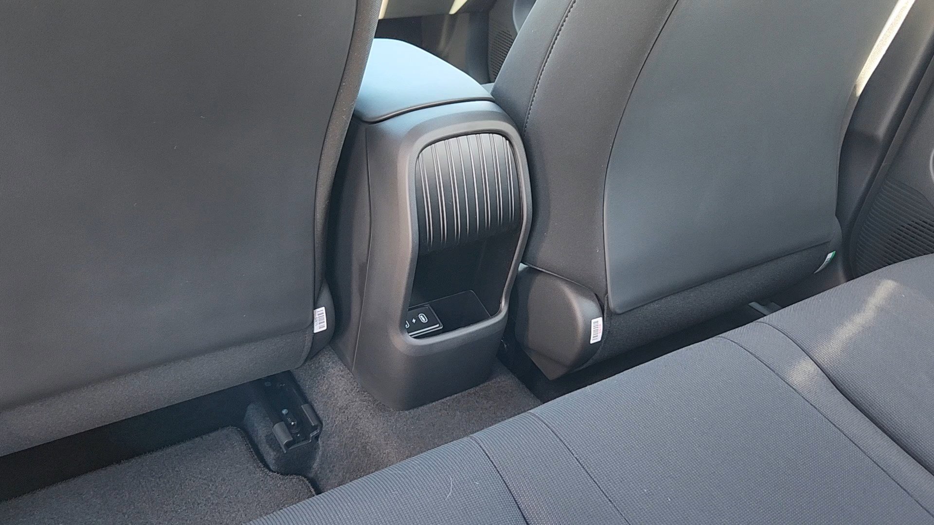 New 2026 Hyundai Kona SE image 16