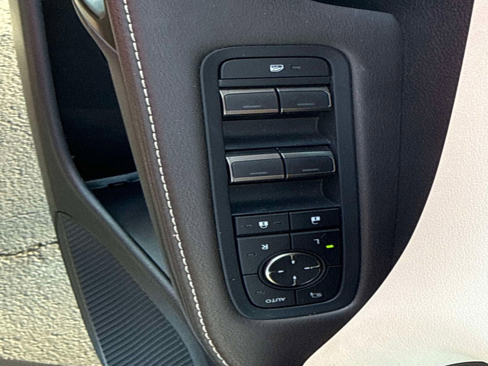 Used 2024 Lexus RX 350 FWD w/ Technology Package image 18