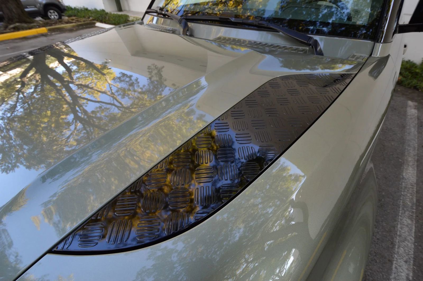 Used 2025 Land Rover Defender 110 X-Dynamic SE image 20