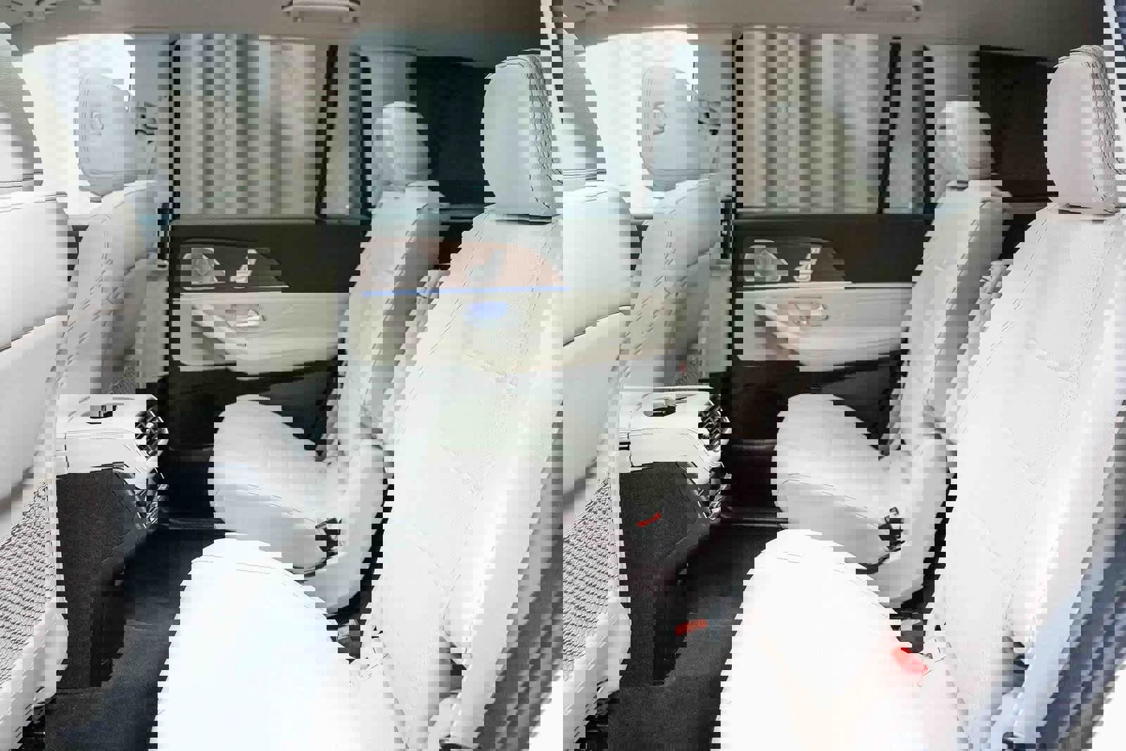 Used 2025 Mercedes-Benz GLS 450 4MATIC image 18