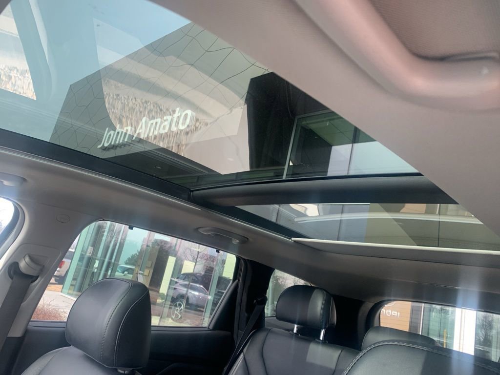 Certified 2023 Hyundai Santa Fe SEL w/ Premium Package image 33