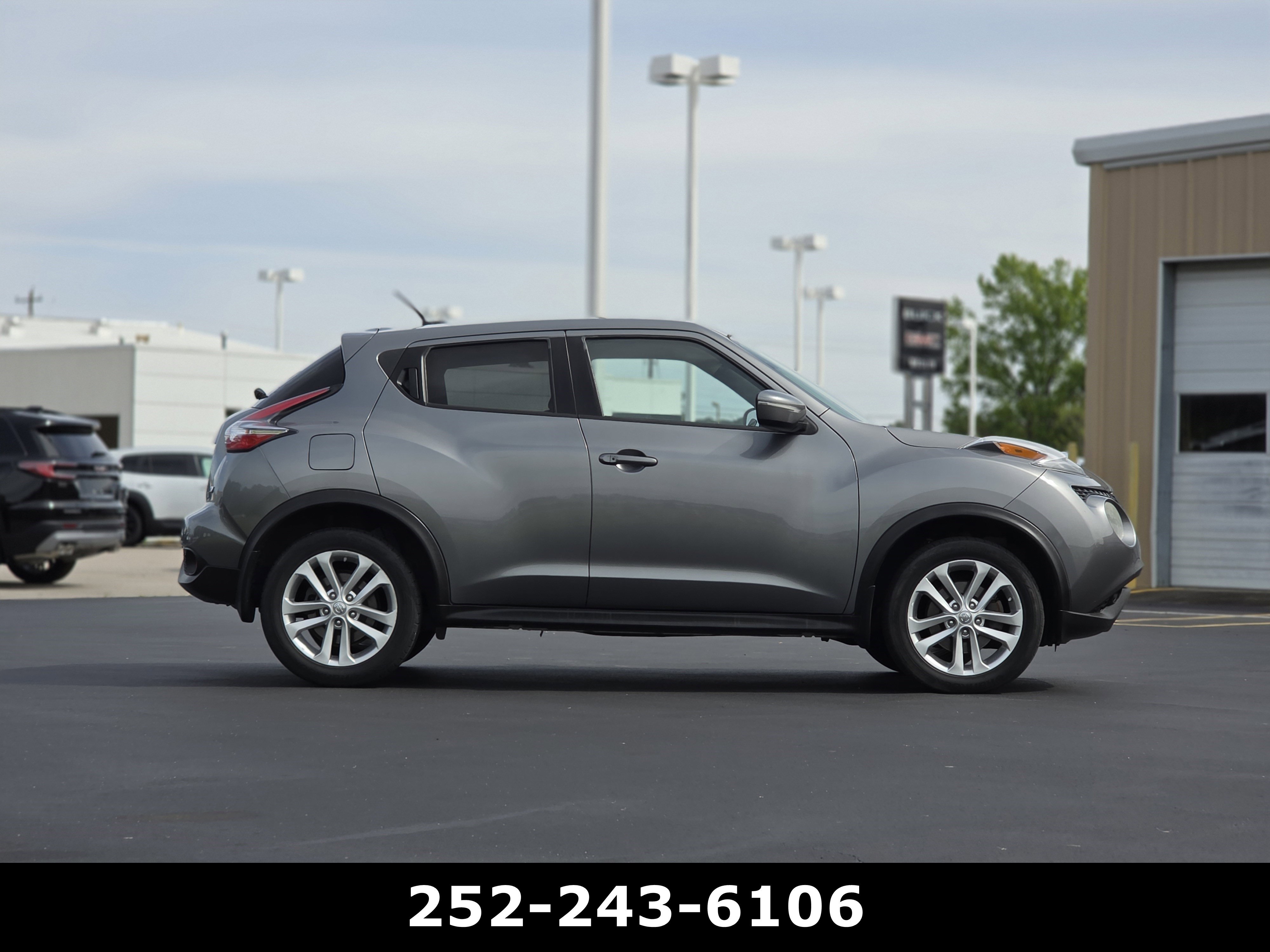Used 2015 Nissan Juke SV image 8