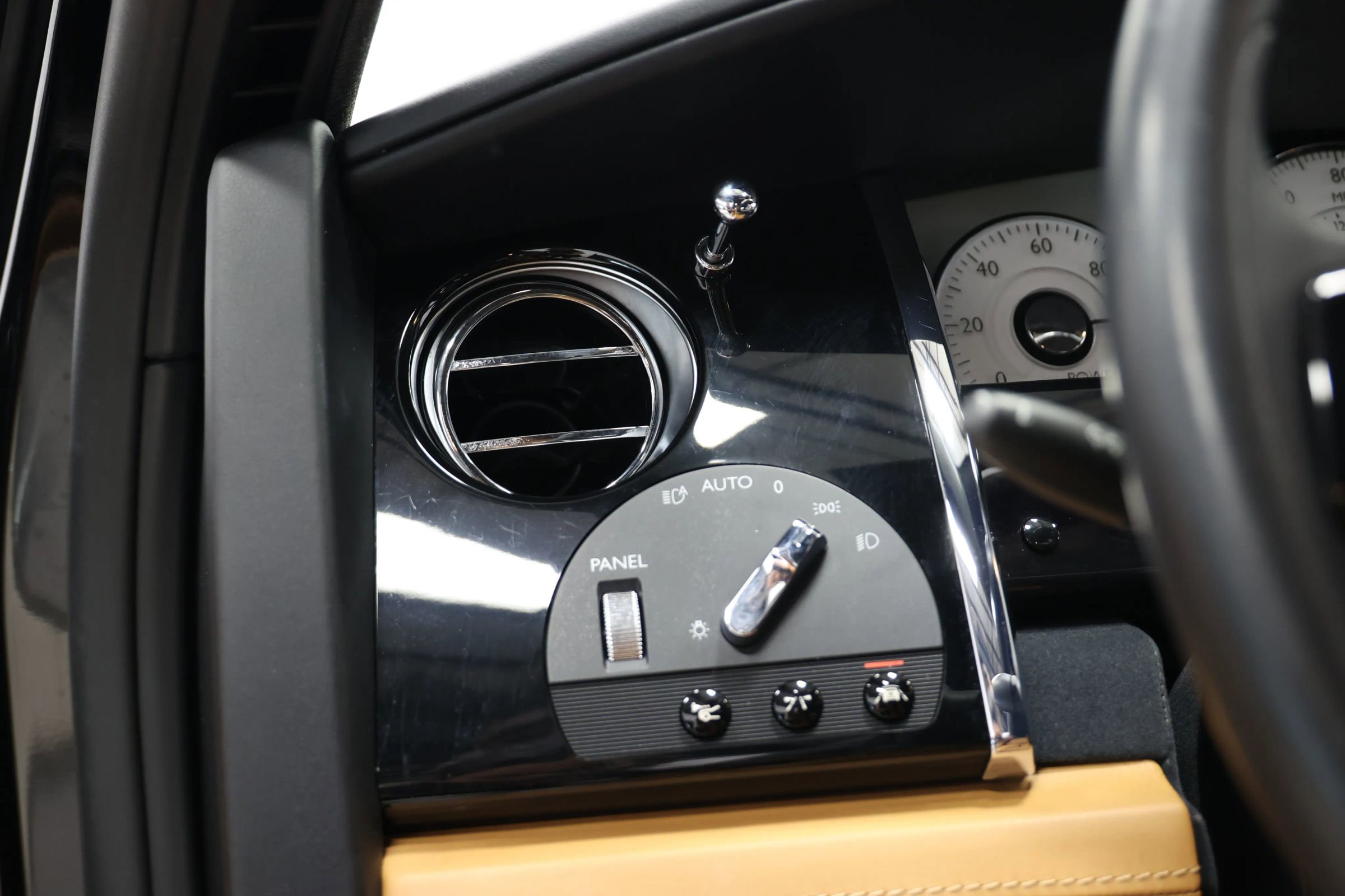 Used 2017 Rolls-Royce Ghost image 20