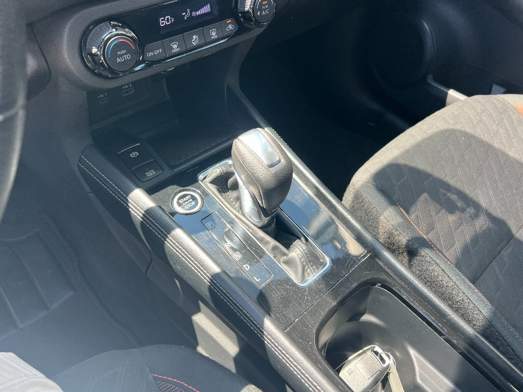 Used 2024 Nissan Kicks SR image 30