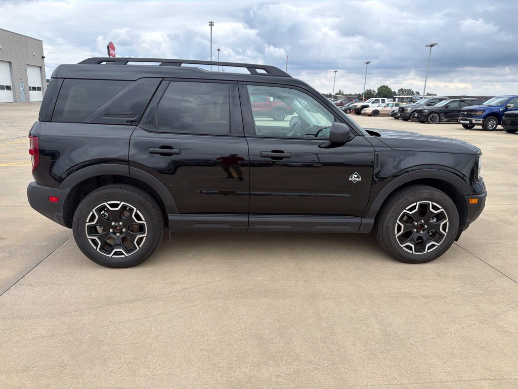 Used 2026 Ford Bronco Sport Outer Banks AWD/4WD image 2