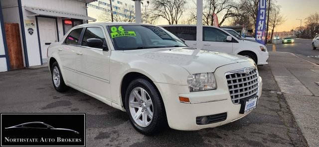 Used 2006 Chrysler 300 Touring w/ Sound Group RWD image 2