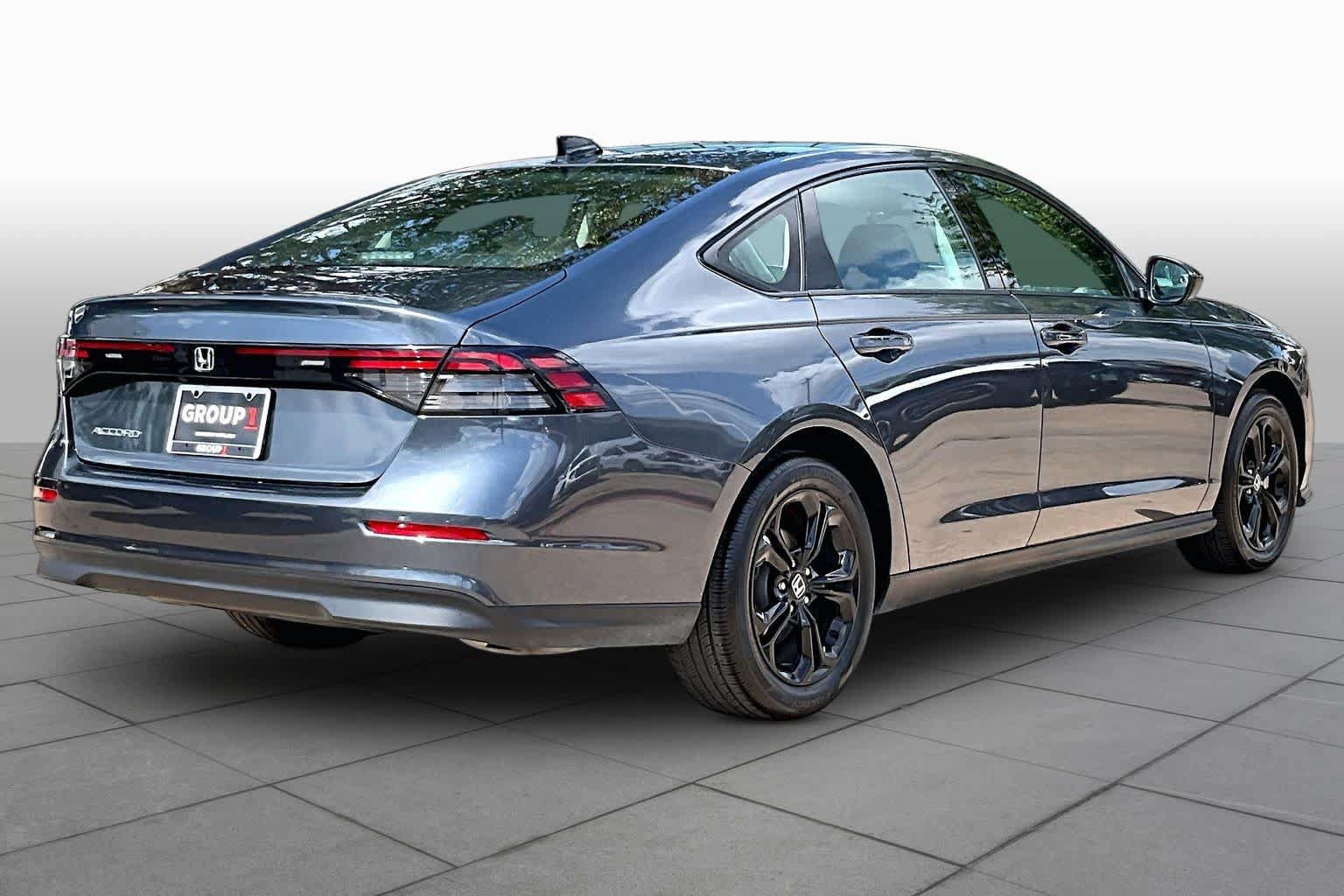 Used 2025 Honda Accord SE image 13