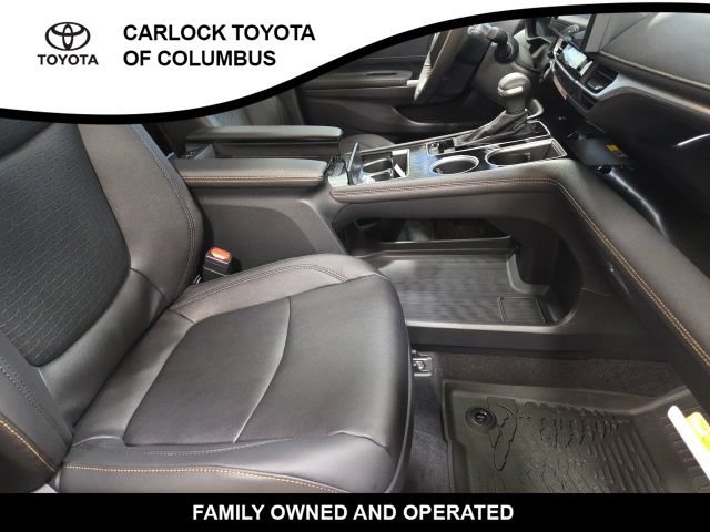 New 2026 Toyota Sienna XLE Woodland Edition AWD/4WD image 23