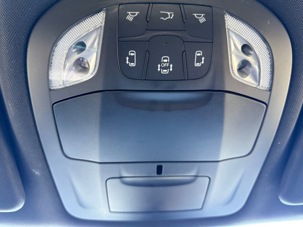 New 2026 Chrysler Pacifica Select FWD image 11