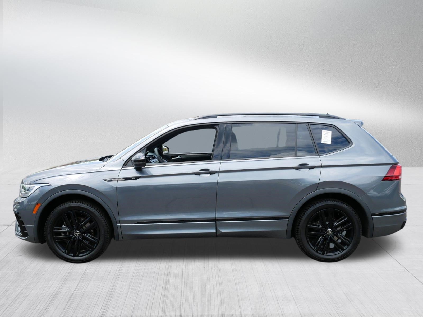 Certified 2022 Volkswagen Tiguan SE R-Line AWD/4WD image 4