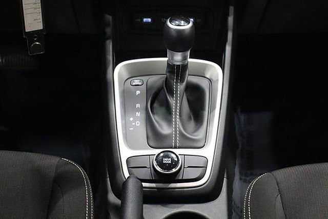Used 2022 Hyundai Venue SEL FWD image 31