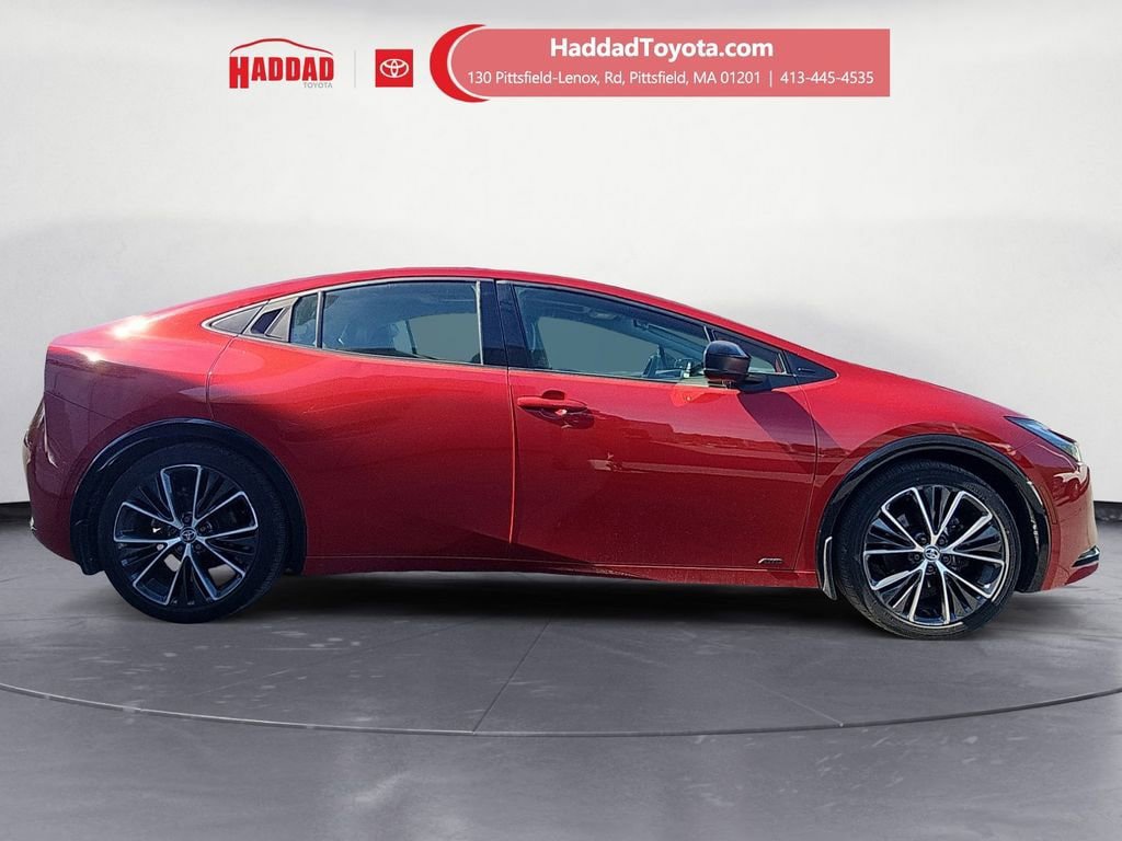 Used 2024 Toyota Prius XLE AWD/4WD image 7