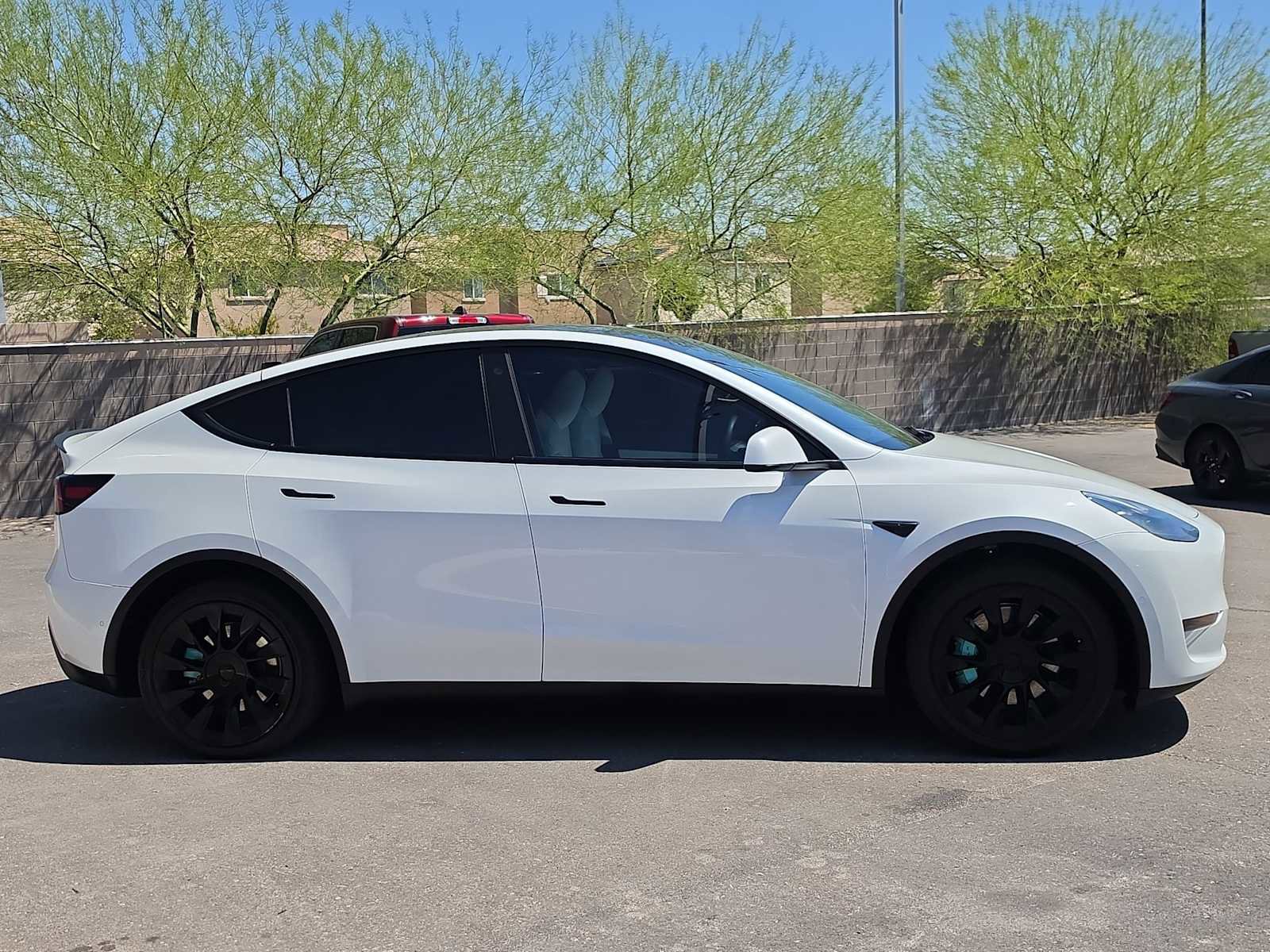 Used 2021 Tesla Model Y Long Range AWD/4WD image 10