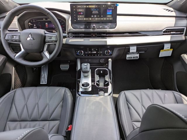 New 2026 Mitsubishi Outlander SEL Black Edition FWD image 17