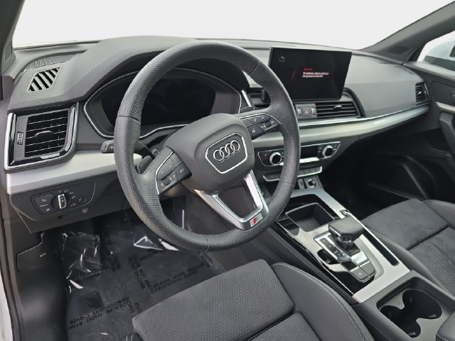 Used 2024 Audi Q5 e Premium Plus AWD/4WD image 19