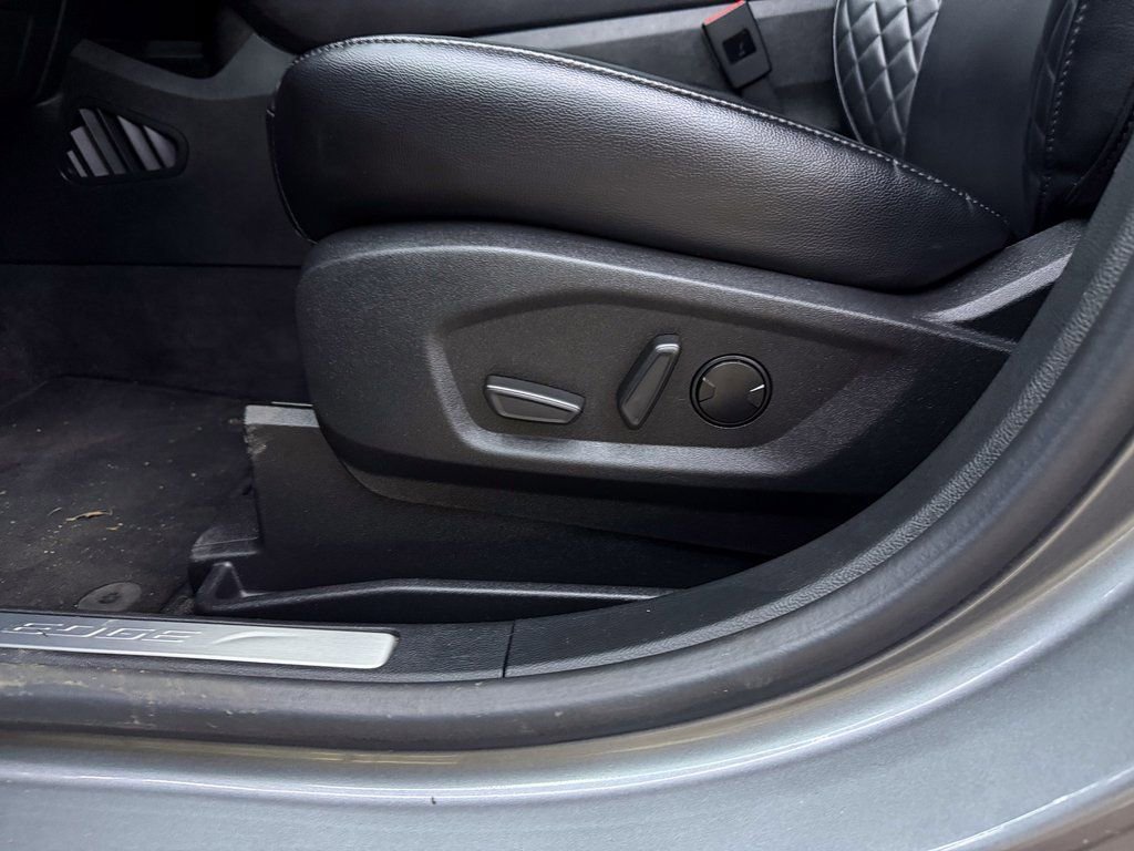 Used 2023 Ford Edge Titanium image 17