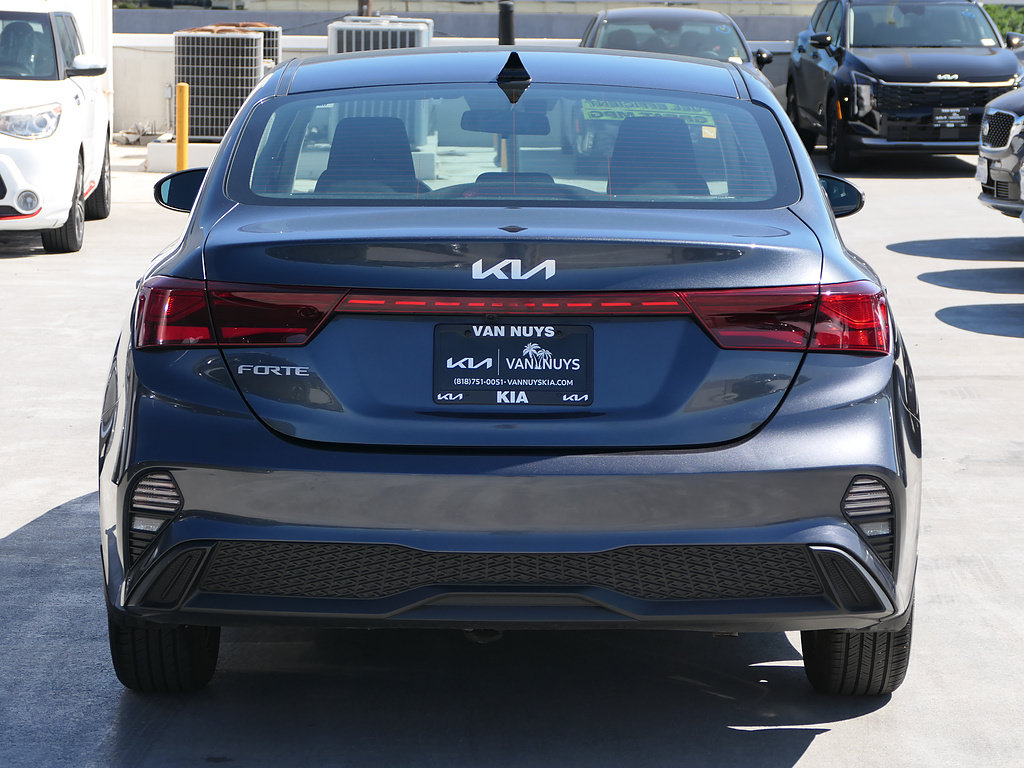 Used 2023 Kia Forte LXS w/ LXS Technology Package FWD image 5