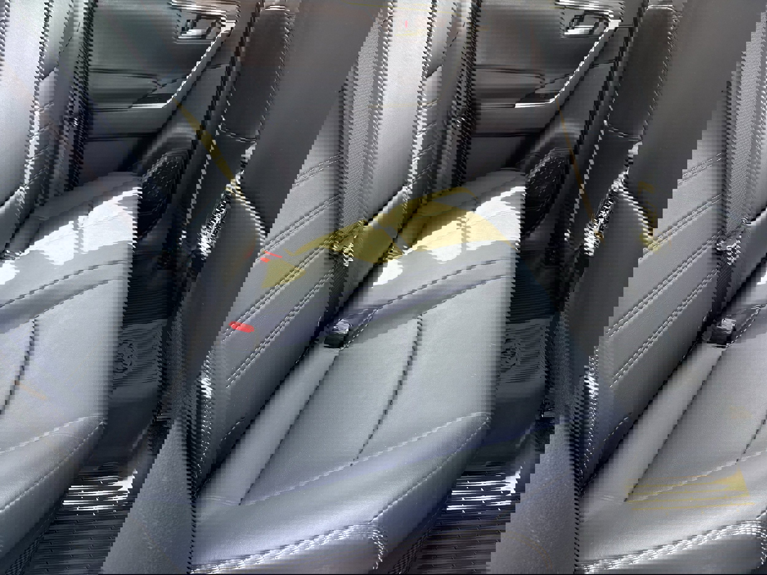 Used 2021 Toyota RAV4 XLE Premium image 31