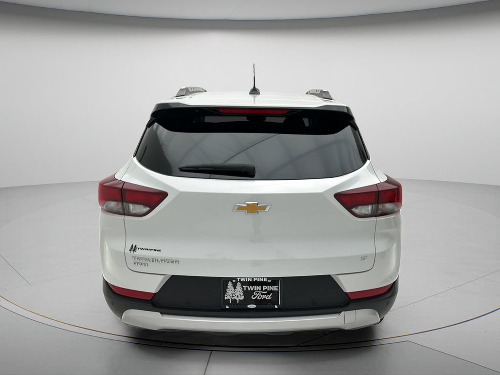Used 2025 Chevrolet TrailBlazer LT w/ Driver Confidence Package AWD/4WD image 5