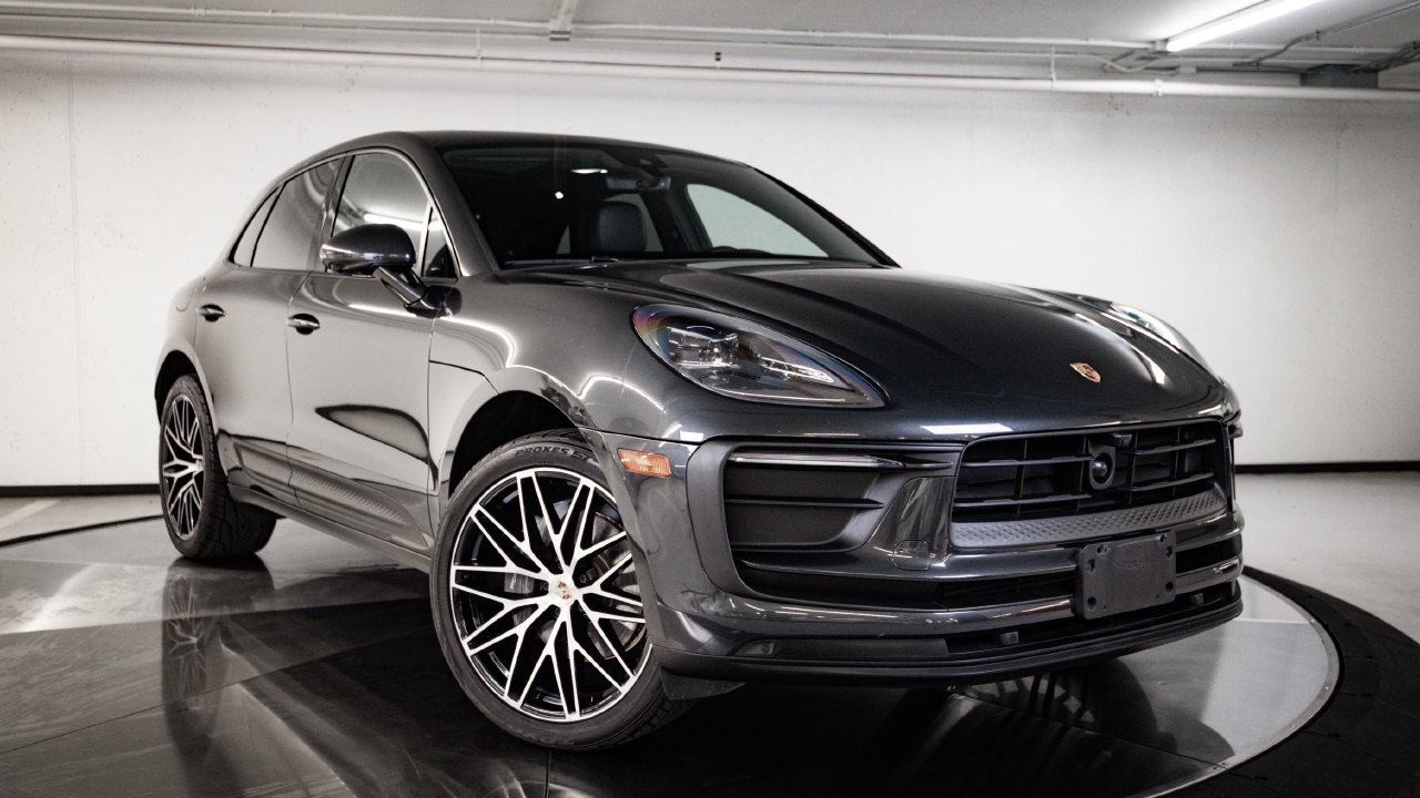 Certified 2023 Porsche Macan AWD/4WD image 9