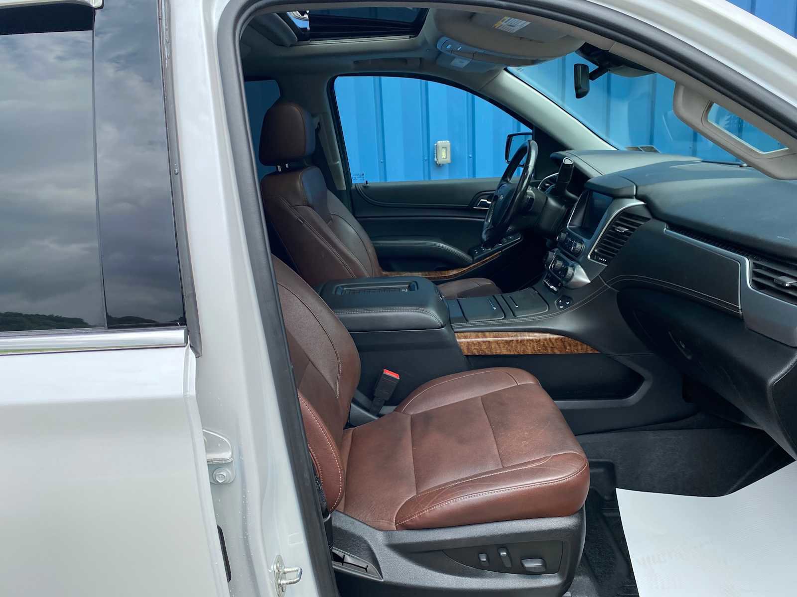 Used 2020 Chevrolet Suburban Premier w/ Premier Plus Edition image 32