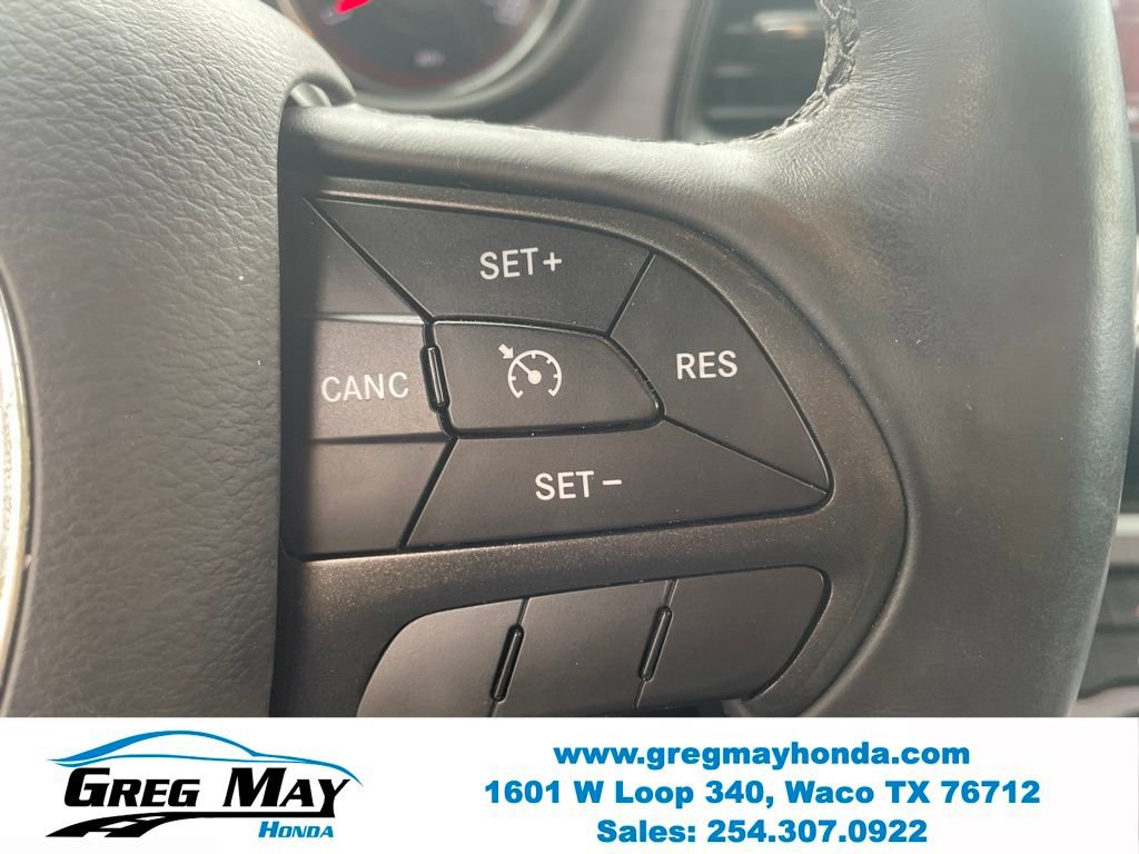 Used 2016 Dodge Challenger SXT w/ Cold Weather Group RWD image 15