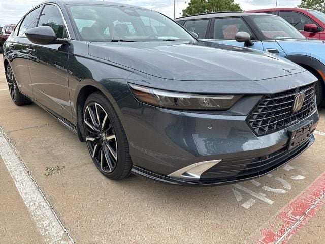 Used 2024 Honda Accord Touring image 3