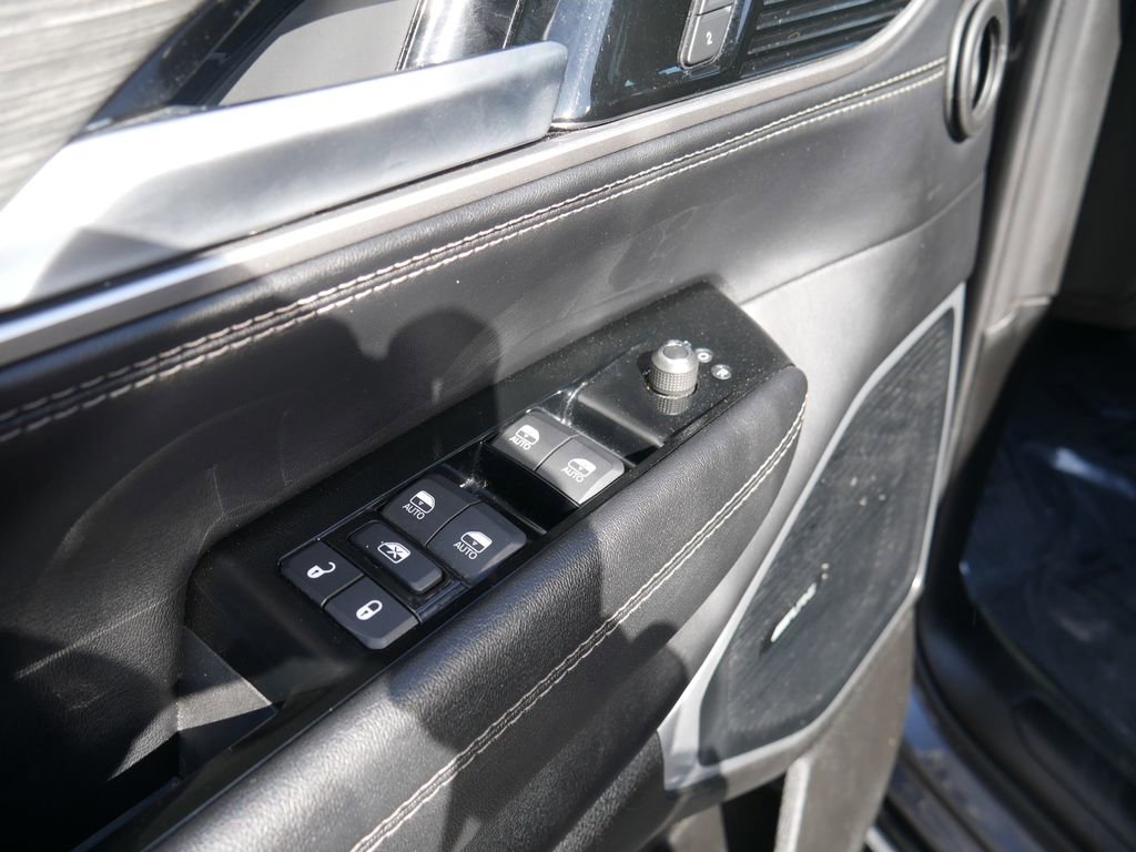 Certified 2024 Jeep Wagoneer L Series III w/ Flexible Seating Group image 28