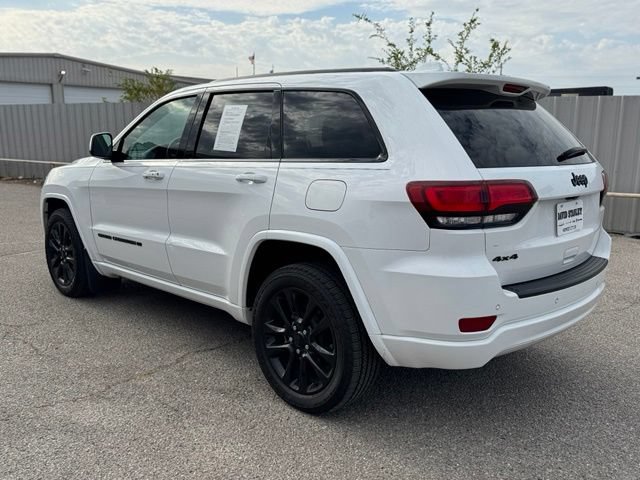 Used 2022 Jeep Grand Cherokee Laredo X AWD/4WD image 4