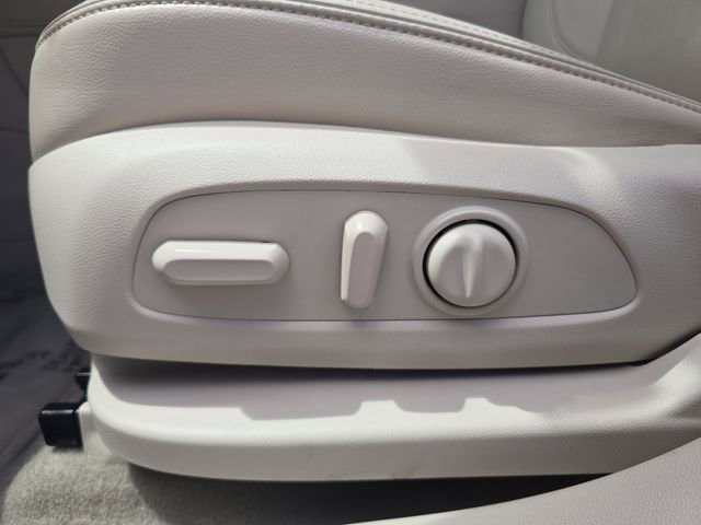 Certified 2023 GMC Acadia Denali w/ Denali Ultimate Package image 18