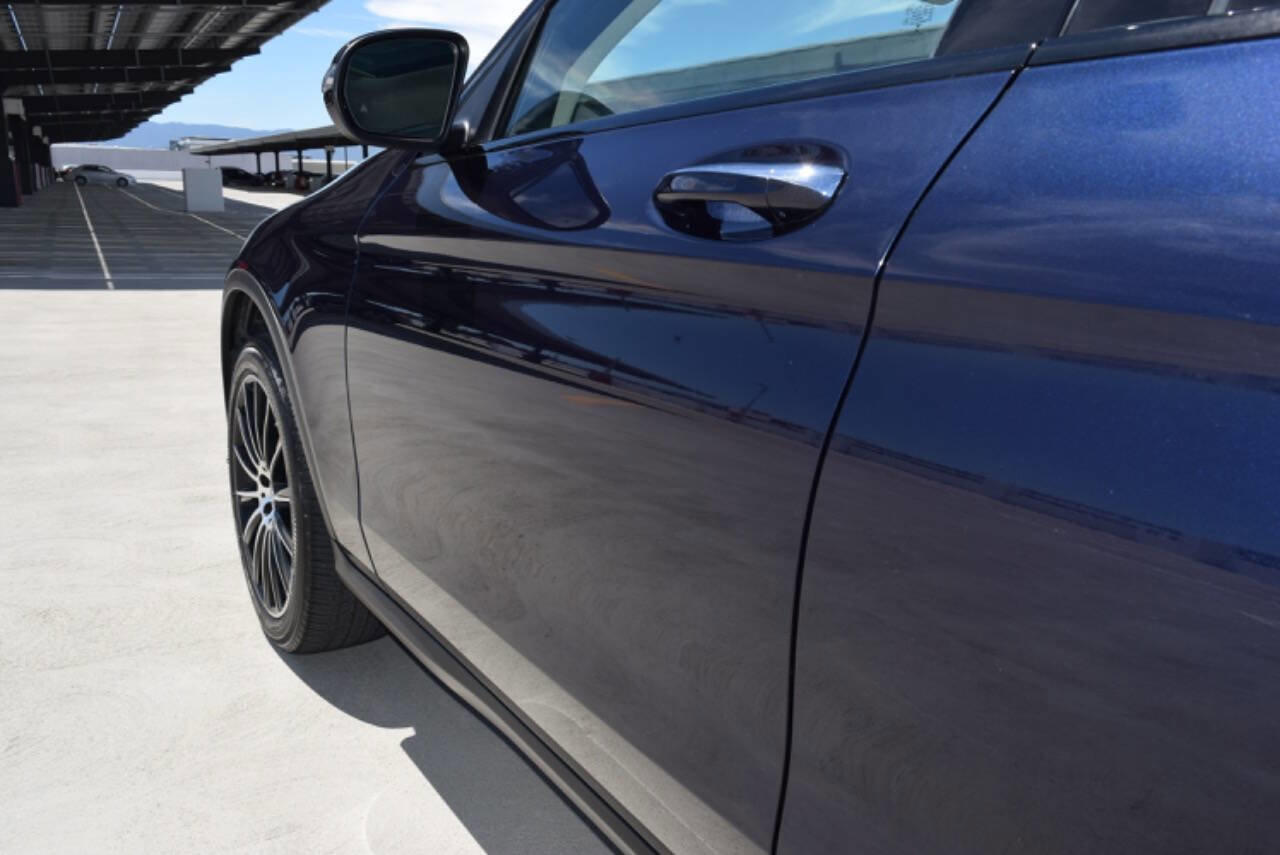 Used 2017 Mercedes-Benz GLC 300 4MATIC image 11