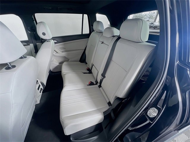 Used 2023 Volkswagen Tiguan SE R-Line image 26