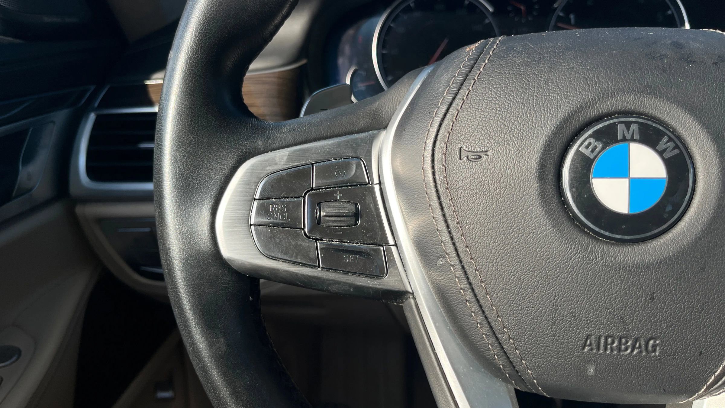 Used 2017 BMW 740i xDrive image 28