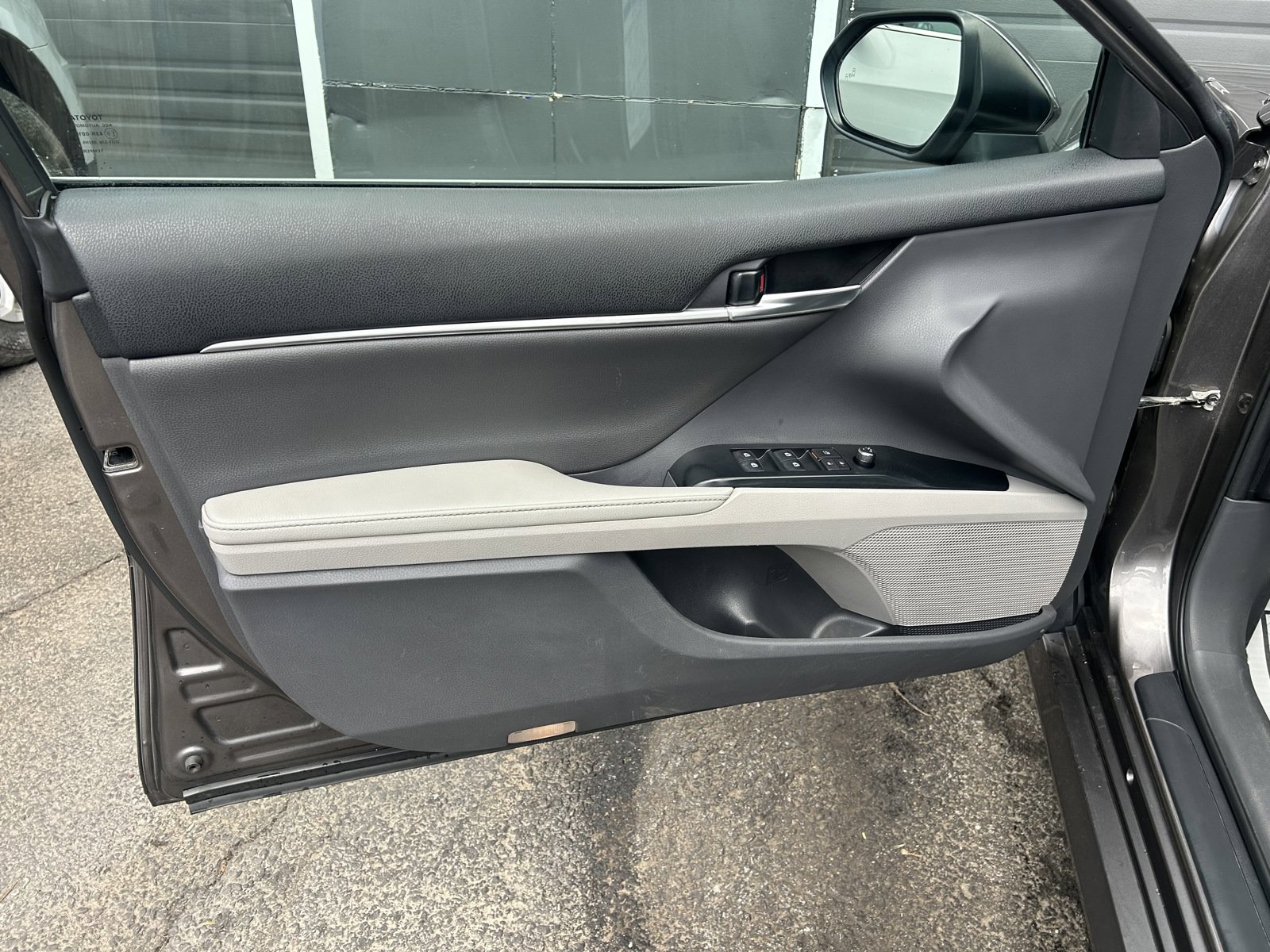 Used 2020 Toyota Camry XLE AWD/4WD image 27