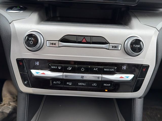 Certified 2021 Ford Explorer XLT w/ Equipment Group 202A image 31