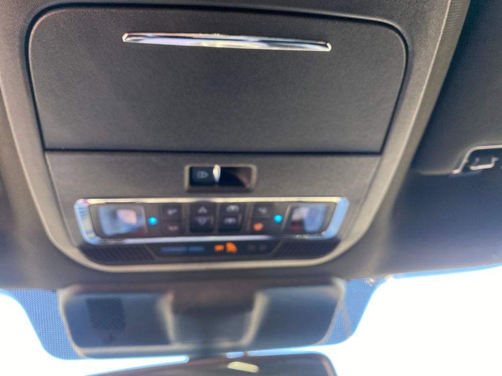 Used 2025 Ford F250 Platinum AWD/4WD image 43