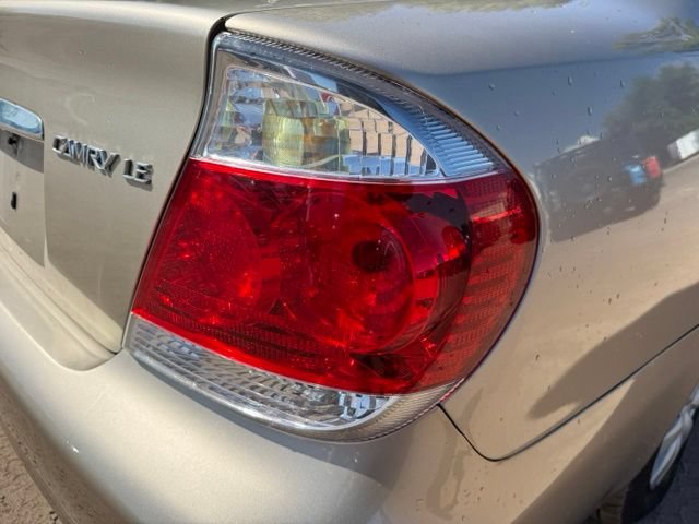 Used 2005 Toyota Camry LE FWD image 12