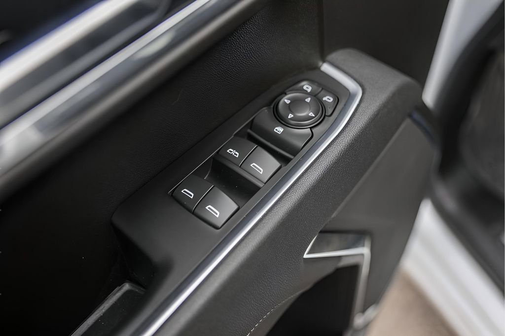 Certified 2025 GMC Sierra 1500 Elevation image 25