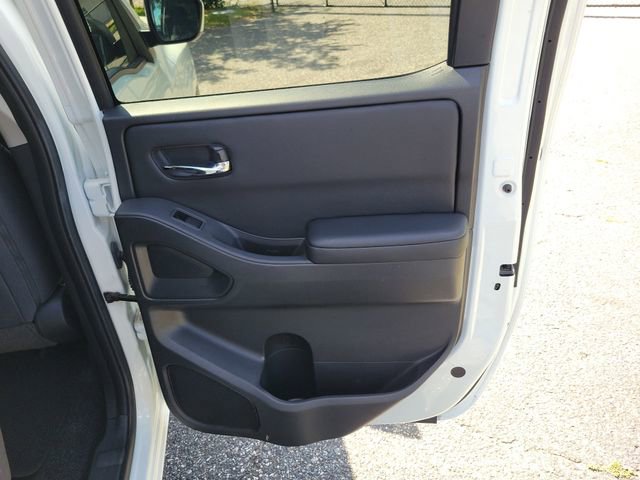 Used 2025 Nissan Frontier SV w/ SV Convenience Package RWD image 29