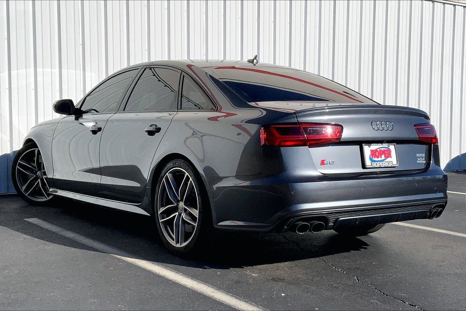 Used 2016 Audi S6 Prestige w/ Prestige Package image 9