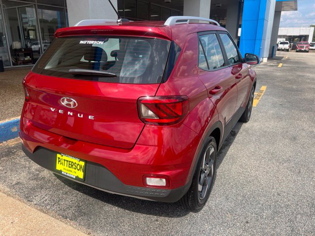 Used 2026 Hyundai Venue SEL FWD image 9